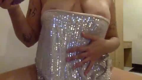 Snapshot of latinaoilprincess chatting on 16, 12, 2025 Latina Oil Princess online show from 16, 12, 2025