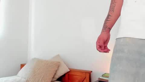 Snapshot of latinevil chatting on 18, 2, 2025 Mistress Maddie and Master Jordan online show from 18, 2, 2025