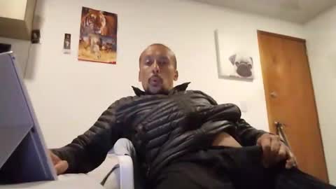 latinhardfucker1980 online show from 15, 1, 2025