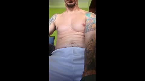 Snapshot of latinheat95 chatting on 21, 12, 2025 latinheat95 online show from 21, 12, 2025