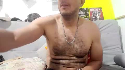 Snapshot of latinmartin254 chatting on 10, 9, 2025 latinmartin254 online show from 10, 9, 2025