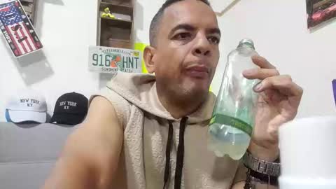 Snapshot of latinmartin254 chatting on 18, 10, 2025 latinmartin254 online show from 18, 10, 2025