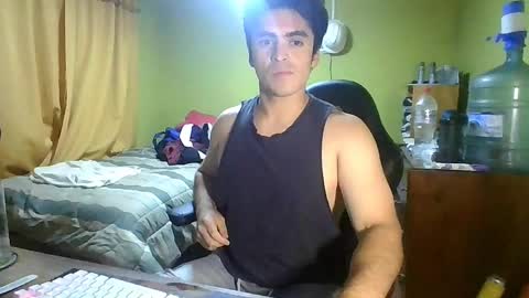 Snapshot of latinn_babe chatting on 5, 4, 2026 latinn_babe online show from 5, 4, 2026