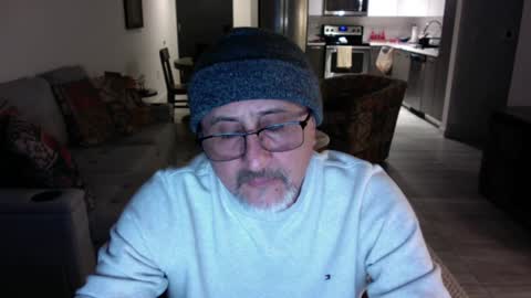 QS - INDEPENDENT MODEL online show from 9, 12, 2024