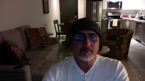 QS - INDEPENDENT MODEL online show from 17, 12, 2024