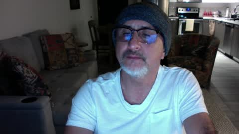 QS - INDEPENDENT MODEL online show from 19, 12, 2024