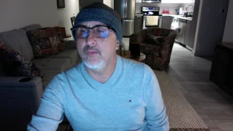 QS - INDEPENDENT MODEL online show from 17, 1, 2025