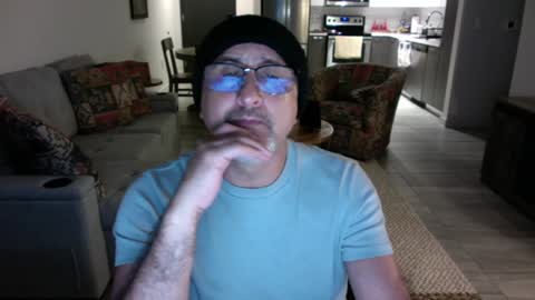 QS - INDEPENDENT MODEL online show from 18, 1, 2025