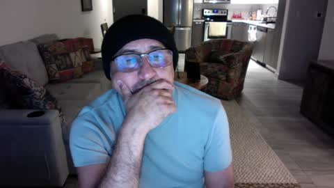 QS - INDEPENDENT MODEL online show from 18, 1, 2025