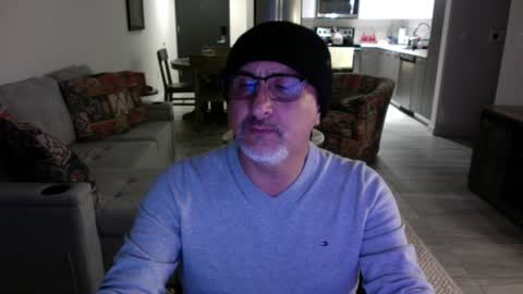 QS - INDEPENDENT MODEL online show from 19, 1, 2025