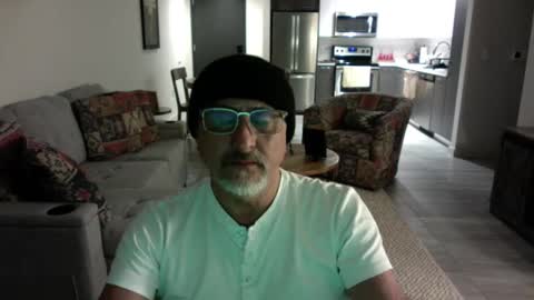 QS - INDEPENDENT MODEL online show from 16, 2, 2025