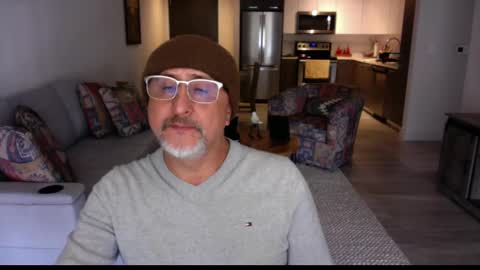 QS - INDEPENDENT MODEL online show from 28, 2, 2025