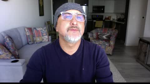 QS - INDEPENDENT MODEL online show from 3, 3, 2025