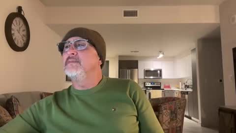 QS - INDEPENDENT MODEL online show from 11, 3, 2025