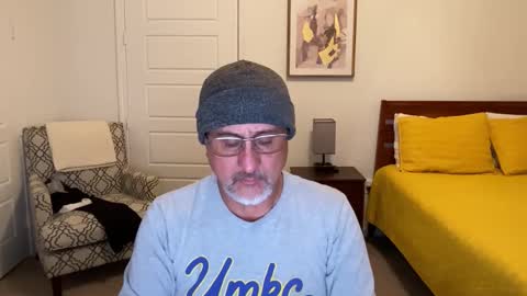 QS - INDEPENDENT MODEL online show from 12, 11, 2025