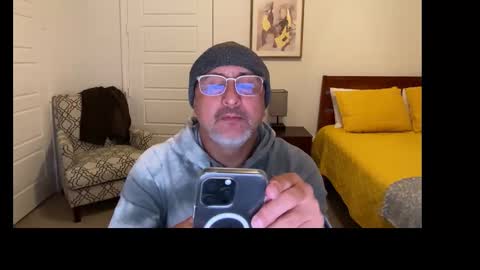 QS - INDEPENDENT MODEL online show from 4, 12, 2025