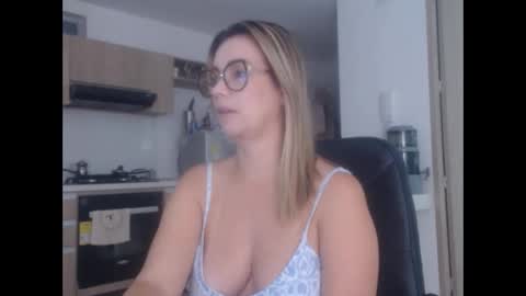 latinpaprika online show from 25, 2, 2025