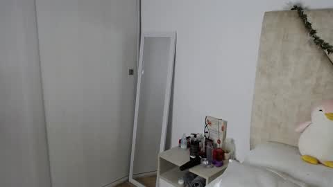 Snapshot of laugreen chatting on 6, 2, 2026 Laura online show from 6, 2, 2026