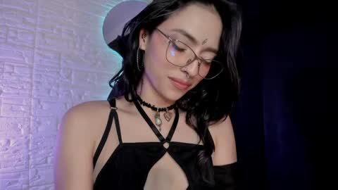 Laura Switch Girl online show from 2, 5, 2026