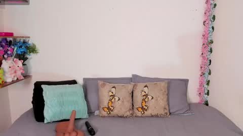 laura1__ online show from 26, 4, 2026