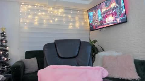 Snapshot of laura__cruz chatting on 6, 12, 2024 laura cruz online show from 6, 12, 2024