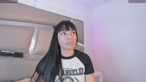 laura__js_ online show from 5, 2, 2025