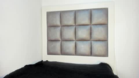 laura__js_ online show from 8, 10, 2025