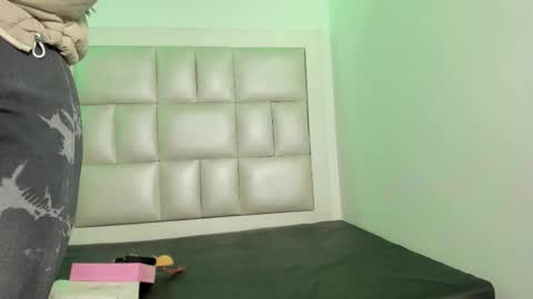 laura__js_ online show from 1, 12, 2025