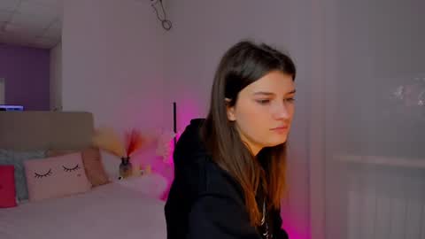 Laura online show from 4, 2, 2025