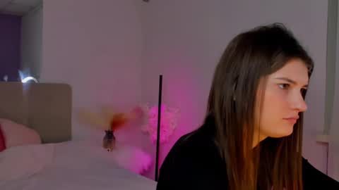 Laura online show from 7, 3, 2025