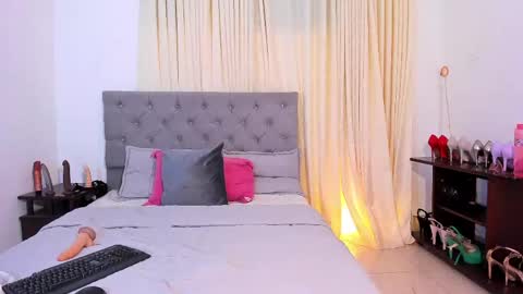 Snapshot of laura__martiinez chatting on 18, 5, 2026 online show from 18, 5, 2026