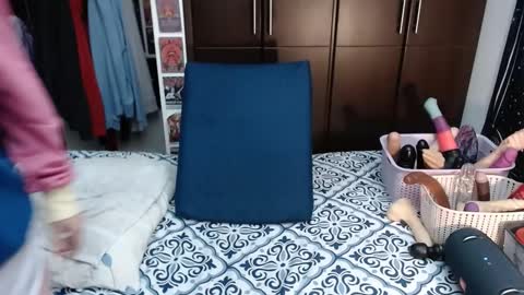 Snapshot of laura_anal_ chatting on 30, 9, 2025 Wen online show from 30, 9, 2025