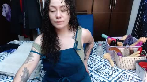 Snapshot of laura_anal_ chatting on 1, 10, 2025 Wen online show from 1, 10, 2025