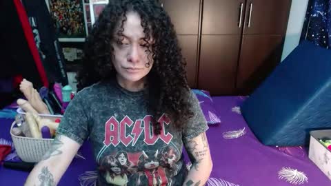 Snapshot of laura_anal_ chatting on 14, 10, 2025 Wen online show from 14, 10, 2025