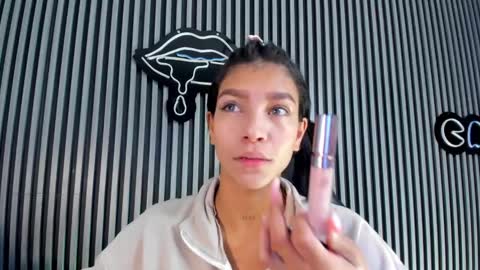 Laura online show from 20, 2, 2025