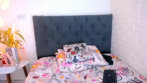 LAURA online show from 18, 4, 2026