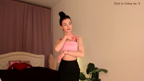 Laura online show from 25, 10, 2025