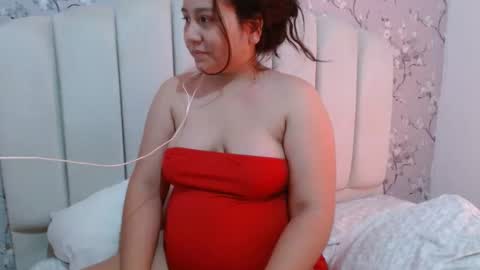 Snapshot of laura_d23 chatting on 14, 12, 2024 laura online show from 14, 12, 2024