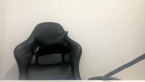 Snapshot of laura_d23 chatting on 11, 9, 2025 laura online show from 11, 9, 2025