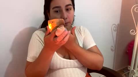 Snapshot of laura_d23 chatting on 17, 9, 2025 laura online show from 17, 9, 2025