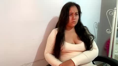 Snapshot of laura_d23 chatting on 23, 9, 2025 laura online show from 23, 9, 2025