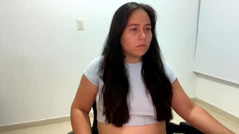 Snapshot of laura_d23 chatting on 6, 10, 2025 laura online show from 6, 10, 2025