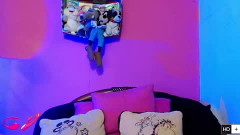 Snapshot of laura_fountain_ chatting on 27, 11, 2025 weedcam Curly Laura OF online show from 27, 11, 2025