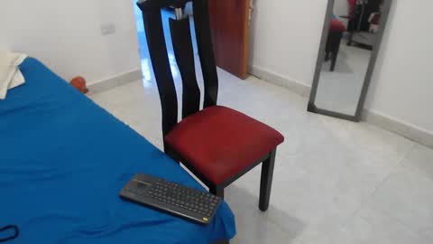 laura_foxx2379 online show from 13, 12, 2025