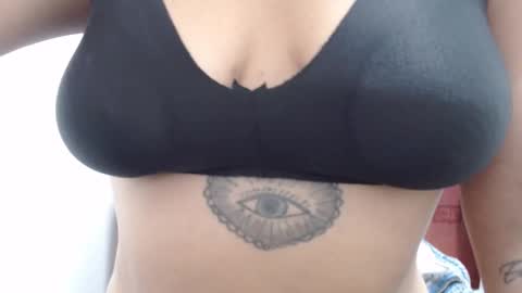  Laura  online show from 17, 9, 2025