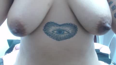  Laura  online show from 17, 12, 2025