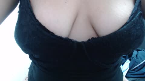  Laura  online show from 1, 2, 2026