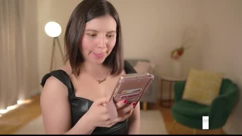 Laura Lee. online show from 30, 1, 2025