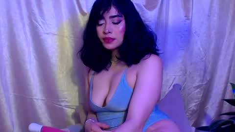 laura_pink01 online show from 2, 3, 2025