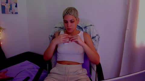 Laura Rose online show from 5, 10, 2025